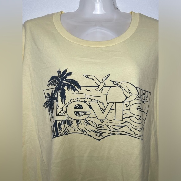 Levi's Women's Graphic Butter Yellow T-Shirt Plus Size 1X - Picture 4 of 6